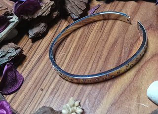 Pulsera Plateada con Piedras Brillantes