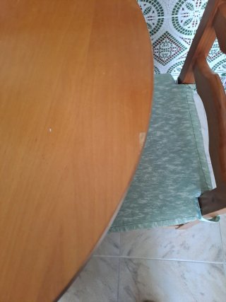 Mesa de comedor redonda y 4 sillas