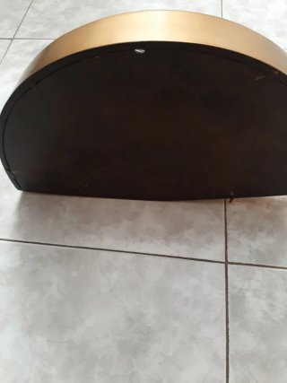 Abaniquera Dorada y terciopelo rojo