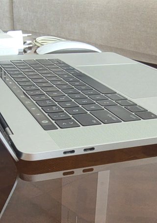 MacBook Pro 15 2017 i7 1TB 16GB Touch Bar