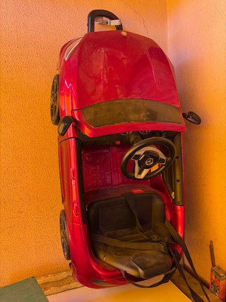 Coche Mercedes niño rojo