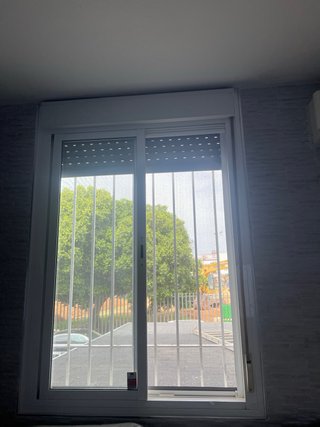 Ventana nueva blanca