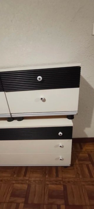 Mueble y 2 mesitas de noche