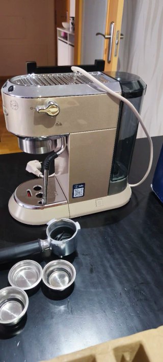 Cafetera DeLonghi Dedica Arte Beige