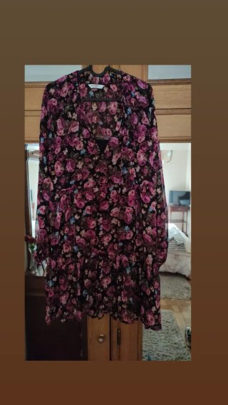 Vestido Stradivarius floral talla L