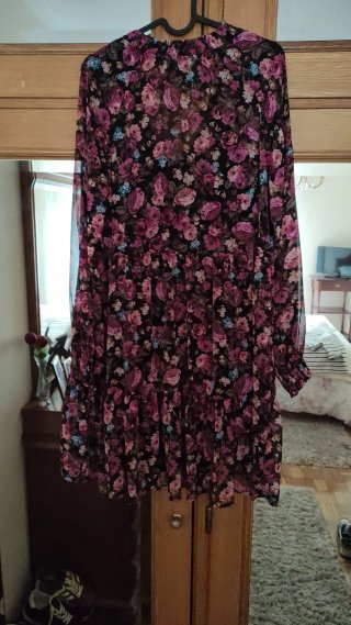 Vestido Stradivarius floral talla L