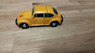 Transformers Netflix WFC Autobot Bumblebee
