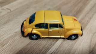 Transformers Netflix WFC Autobot Bumblebee