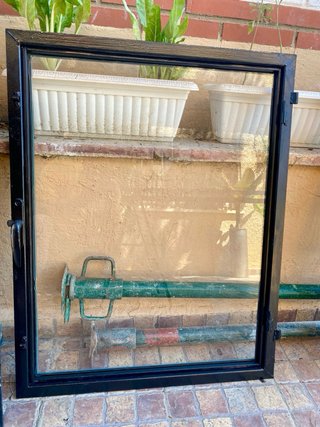 Puerta Hierro con Cristal de 5 mms y Marco