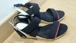 Sandalias Tommy Hilfiger Azul y Dorado