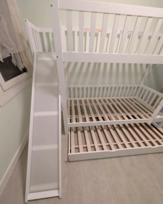 Litera infantil con tobogán y cama nido