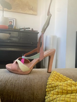 Zapatos de tacón multicolor