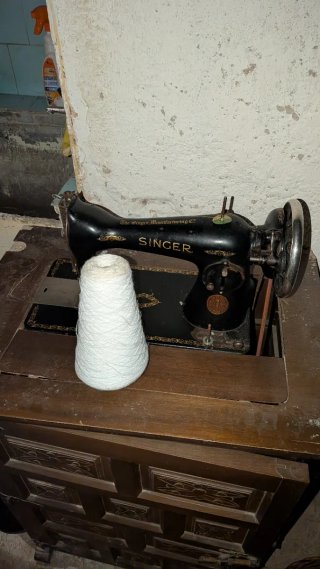 Máquina de coser Singer antigua