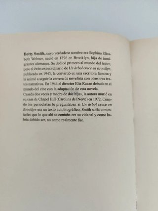 Un árbol crece en Brooklyn