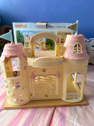 Sylvanian Families Guardería Castillo Bebé