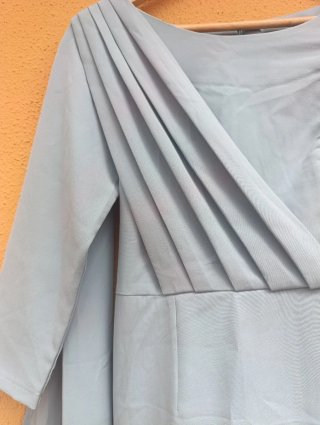 Vestido azul con drapeado nuevo con etiqueta