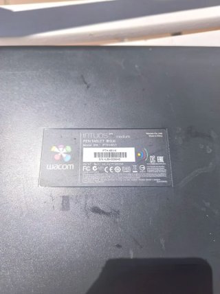 Tablet Gráfica Wacom intuos pro medium.
