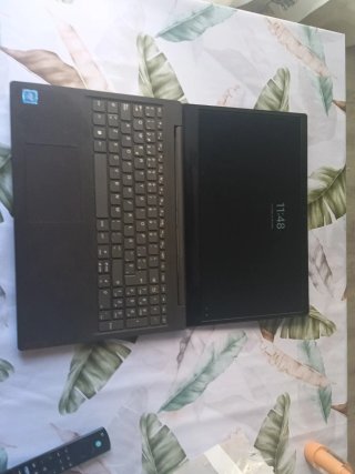 Portátil Lenovo V15-IGL