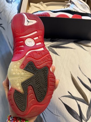 Zapatillas Jordan Talla 39 Rojas y Blancas
