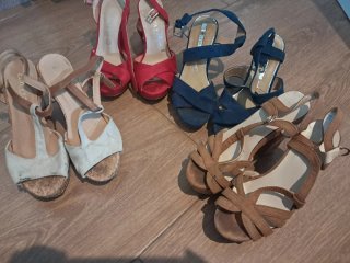 Zapatos de tacón beige y rojos talla 36
