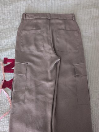 Pantalones cargo Zara beige talla XS
