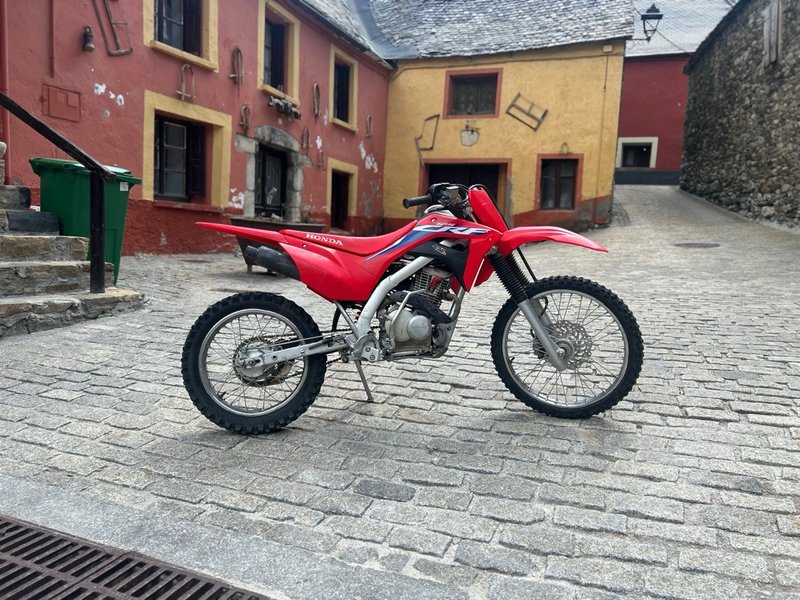 Honda CRF 125 2022 Roja