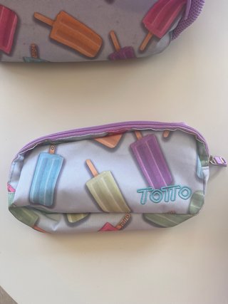 Set Mochilas Totto con accesorios