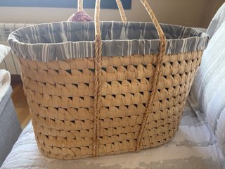 Cesta de palma con forro y pañuelo