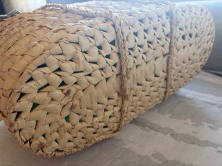 Cesta de palma con forro y pañuelo