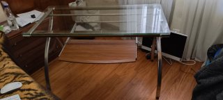 Mesa de ordenador cristal y metal