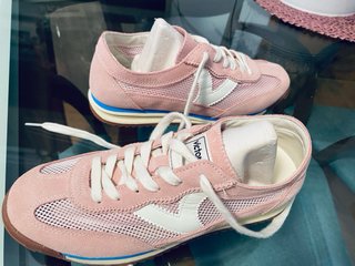 Zapatillas Victoria rosas y blancas