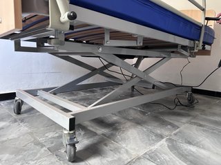 Cama articulada eléctrica con elevador (Manacor)