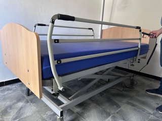 Cama articulada eléctrica con elevador (Manacor)