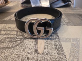 Cinturón Gucci GG Hebilla Plateada Negro