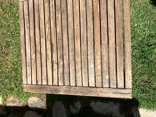 Mesa de exterior de madera patio