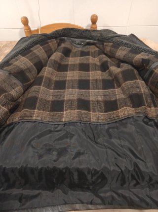 Chaqueta de cuero negra