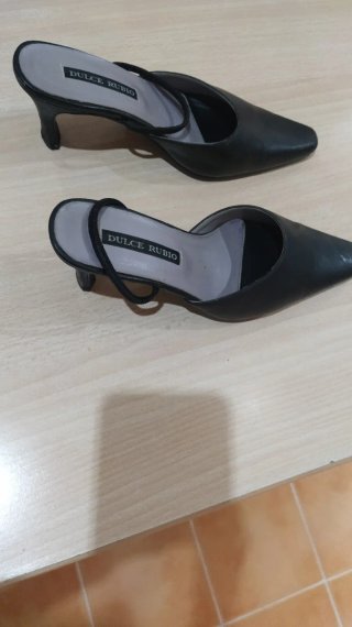 Lote 2 pares zapatos: Antonietta   y Dulce Rubio