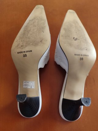 Lote 2 pares zapatos: Antonietta   y Dulce Rubio
