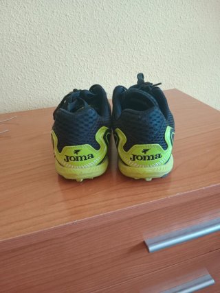 Zapatillas Joma de futbol multitacos
