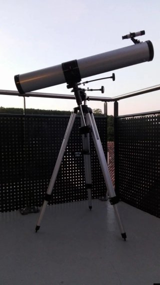 Telescopio con trípode