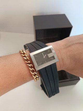 Orologio Gucci Quadrato Nero e Argento