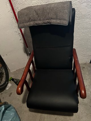 2 Mecedoras tapizadas madera y tela