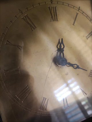 Reloj de Mesa Antiguo de Madera