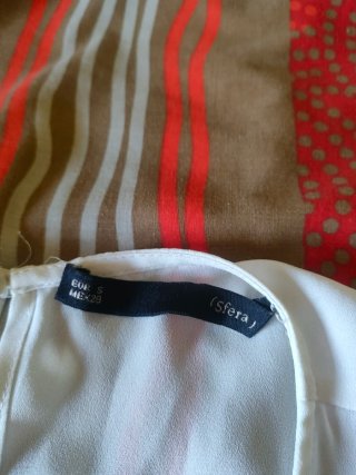 Blusa blanca  con hombros descubiertos