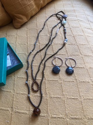 Conjunto collar y pendientes bisutería artesana.