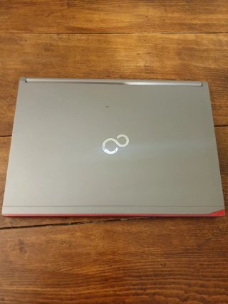 Fujitsu LIFEBOOK E736 i7-6600U