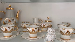 Set caffè vintage in porcellana bianca e oro