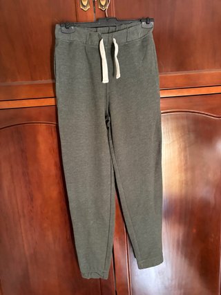 Pantalón chándal verde militar T.13-14
