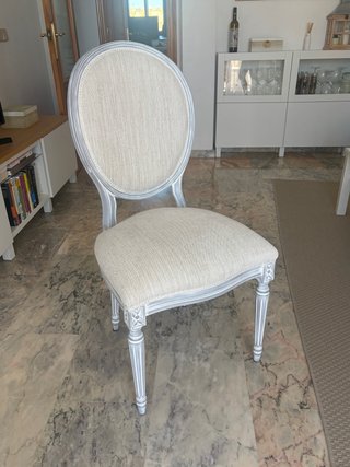 Silla estilo Luis XVI tapizada en lino