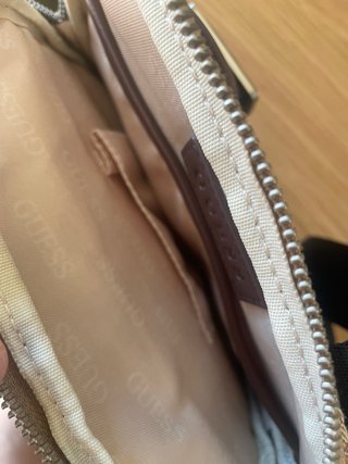 Bandolera GUESS hombre. 23Lx20A